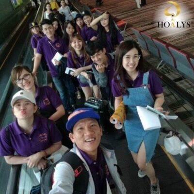 đoàn Hoalys đã có mặt tại Singapore